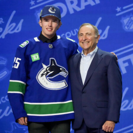 Canucks Sign Braeden Cootes to Three-Year, Entry-Level Contract