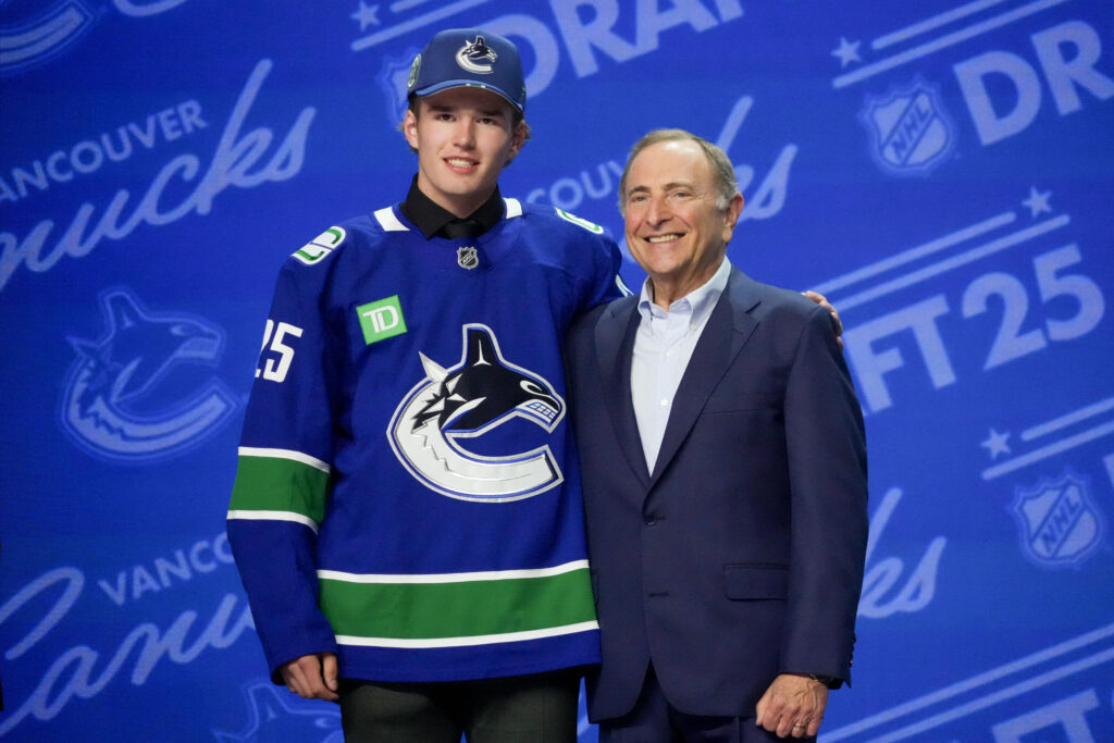 Preview Canucks Sign Braeden Cootes to Three-Year, Entry-Level Contract