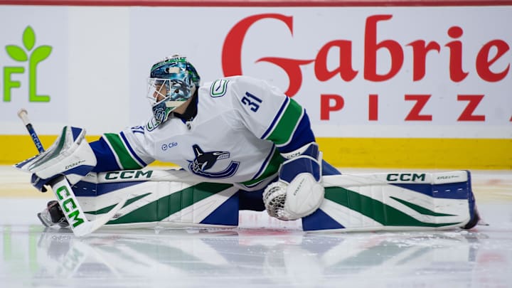 Preview Canucks Trade Goaltender Arturs Silovs to Penguins