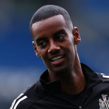 Alexander Isak’s Newcastle Future in Doubt Amid Liverpool Rumors