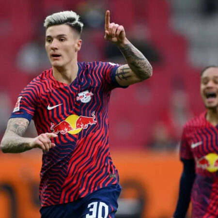 Benjamin Sesko to Manchester United: Red Devils May Prioritize Star Striker Despite Sales Challenges