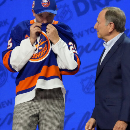 Islanders Sign No. 1 Overall Pick Matthew Schaefer to Three-Year, Entry-Level Deal