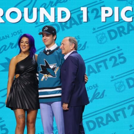 Michael Misa Inks Entry-Level Deal with San Jose Sharks