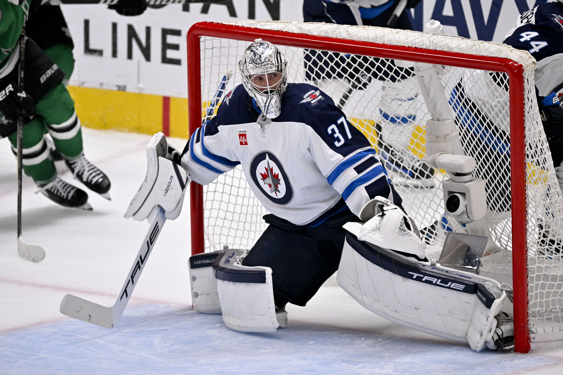 Preview Jets’ Connor Hellebuyck Looks Back at Stellar Season, Playoff Disappointment