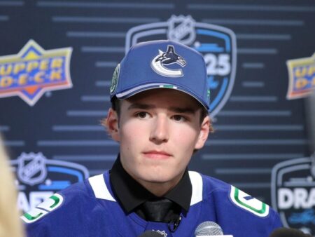 Braeden Cootes Exits Canucks Prospects Game Prematurely