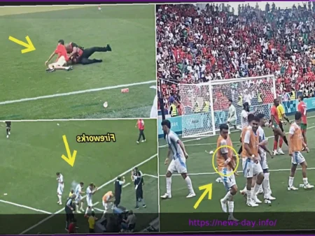 🤯 Bizarre scene: team stands still on pitch protesting refereeing
