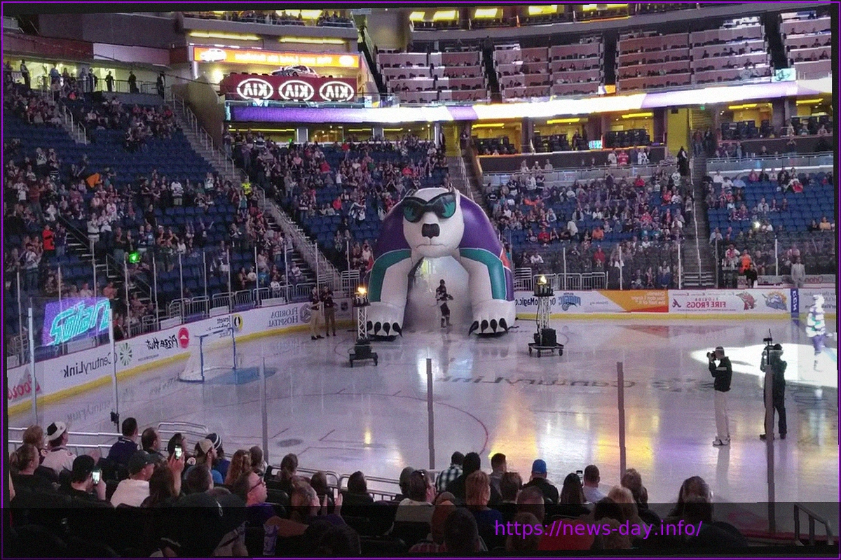 Preview Solar Bears Secure 7-4 Victory Over Icemen