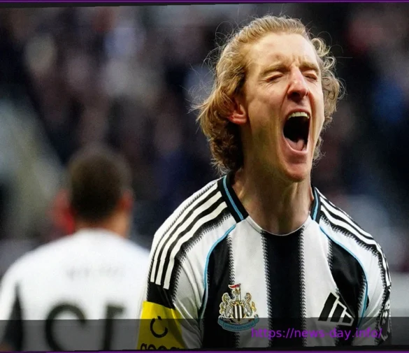 Barcelona join race to sign Gordon as talks begin