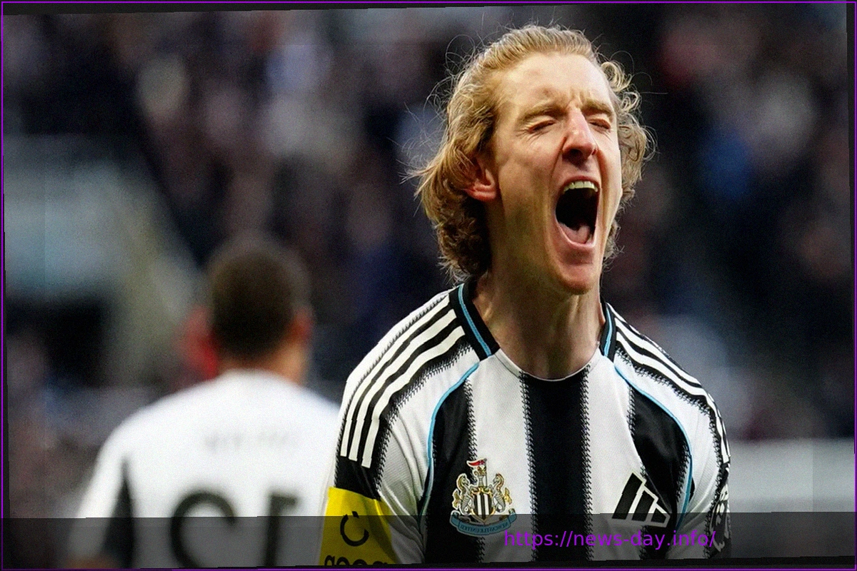 Preview Barcelona join race to sign Gordon as talks begin