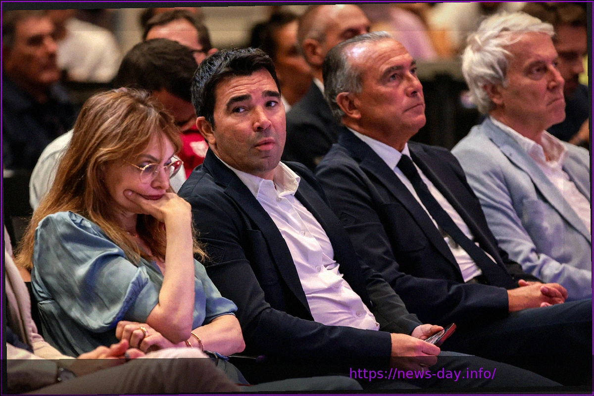 Preview Barcelona Sporting Director Deco on Striker Search: “We Don’t Rule Anyone Out”