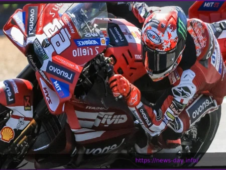 Bagnaia wins Sprint in Brno ahead of Ogura and Marc Marquez, Di Giannantonio 4th, Bezzecchi crashes